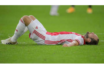 心臓病抱えるDFブリント、試合中「突然倒れる」心配の場面がこれ 画像