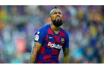 バルセロナを去るのか　構想外説のビダルが「注目発言」 画像