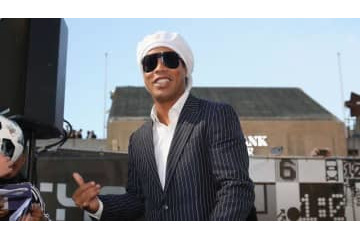 偽旅券での逮捕から半年…ロナウジーニョの「新作伝記映画」がこれ 画像