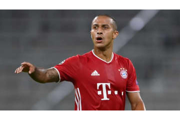 サッカーの天才ティアゴ、「足でやる世界レベルのキャッチボール」がこちら 画像