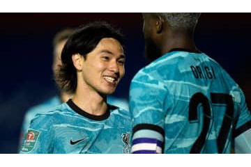 超ゴール連発の中、南野拓実も魅せた！見事な右隅へのボレーがこれ 画像