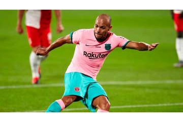 難病を乗り越えたバルサFW、障がいをもつファンに「神対応」 画像