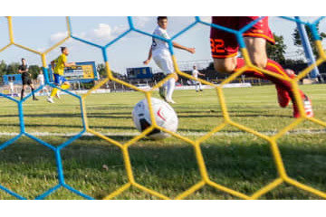 GK「終了間際に超セーブ2連発！→自分で投げ入れてオウンゴール」が悲劇的すぎた 画像