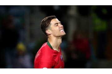 坊主になったロナウド、また新型コロナ陽性に…バルセロナ戦も欠場へ 画像