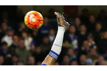 爆誕「ゴールライン上からのオーバーヘッドゴール」が鬼すぎる 画像