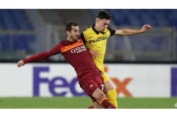 ムヒタリャン、ぶん殴られる 画像