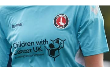 22歳の「美女選手」、飲酒運転やガス吸引動画を投稿して解雇 画像