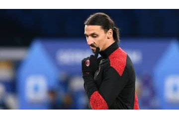 イブラ、雪の中を走る 画像