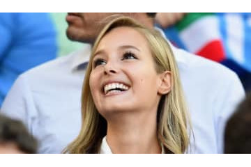 これはマネできない！ペッレの美人彼女、「素肌にジャケット」がこちら 画像