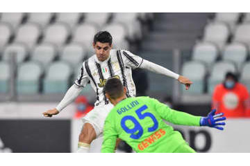 モラタ、いただけないぞ…無人のゴールにヒール、豪快に外す 画像