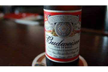 すげぇぞ！ビール会社、メッシにゴールを決められたGK全員に「特別ボトル」送る 画像