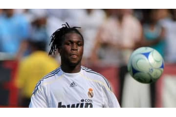 破産した元レアルのドレンテ、スペインで「10年ぶりゴール」！弾丸ボレーだ 画像