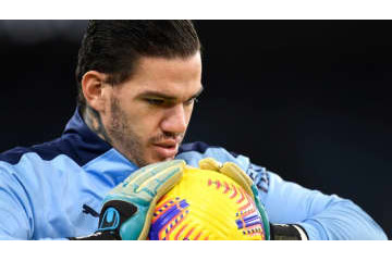 PK問題で頭が痛いシティ…ペップは最終兵器GKエデルソンを“におわせ” 画像