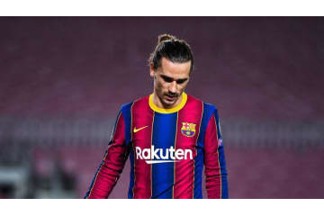 PSG戦の大敗直後…グリーズマン、飛行機でどこかへ行く 画像