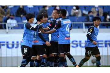 小林悠が「ラスト1分」劇的決勝弾！川崎フロンターレがゼロックス杯を制覇、G大阪を下す 画像