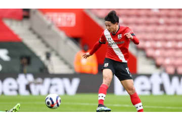 「ベルカンプだ！」「血が凍ってる」 南野拓実、チェルシー戦で魔法ゴールに海外もザワつく 画像