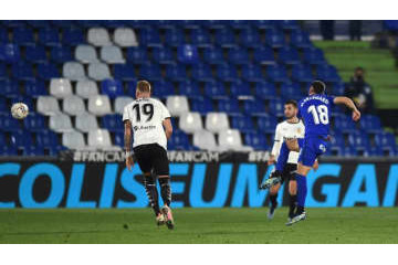 久保建英、苦闘も…ヘタフェの「とんでもない超ゴール」に海外ファンもザワつく 画像