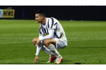 ハットトリックのC・ロナウド、悔しさ爆発の「決定機ミス」がこれ 画像