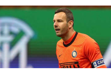 ハンダノヴィッチ、新型コロナ陽性 画像