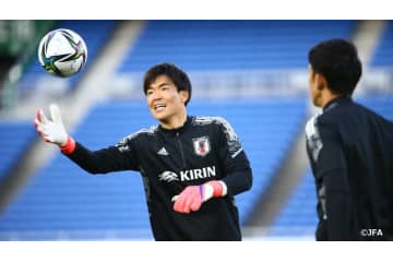 「めっちゃ飛び出す」 日本代表GK西川、柏の18歳GK佐々木雅士を誉める 画像