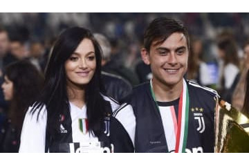 ディバラ彼女「トリノは退屈」 画像