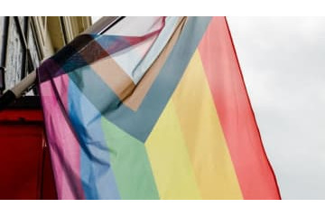 リーグアン、全チーム「虹色ナンバー」着用！残り2試合 画像