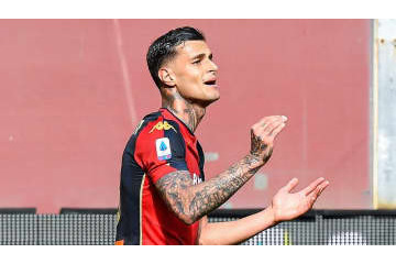 ジェノアFWの父親、ローマの練習場を「鈍器で襲撃」して逮捕 画像