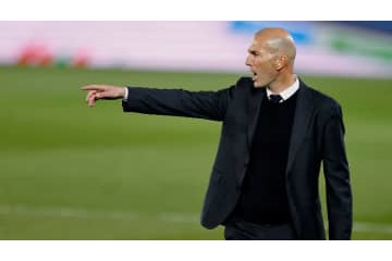 「来いよ」 怒るジダン、しつこい記者との“路上バトルシーン”がこれ 画像