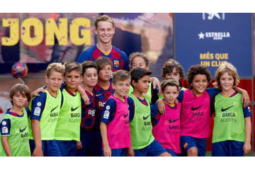 バルセロナ、ユースを「スマホ禁止＋染髪禁止」に 画像