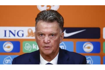 ファンハール監督、「F1モノマネ」をする 画像