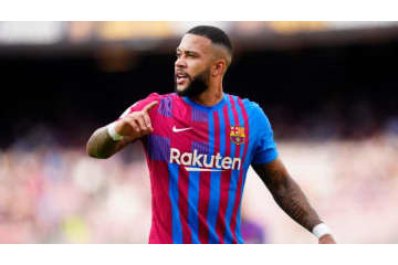 「デパイは自己中」 伝説ファンバステン、バルサでのプレーを批判 画像