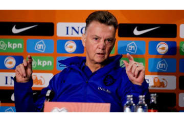 「バルセロナは悪くなると外国人のせいにする」クビ経験者ファンハールが指摘 画像