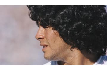 「Amazon」配信、マラドーナのキャリア再現ドラマ。新予告編が公開に 画像