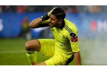 相手サポの爆竹でGKに永久的な聴覚障害か… ベルギーリーグで訴訟沙汰に 画像