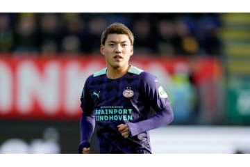 復活ゴールの堂安律、週間ベストイレブンに選ばれる 画像