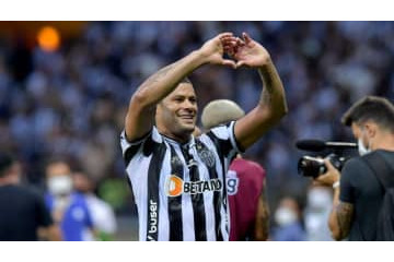 35歳フッキ、紳士…「全身緑色のファン」を感動させる 画像