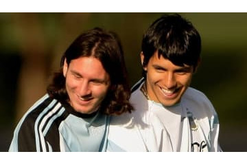 親友メッシ、引退のアグエロへメッセージ…「とても辛い」 画像