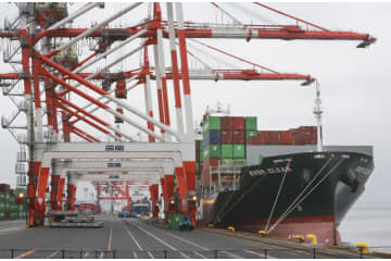 11月の経常収支、48.2％減 画像