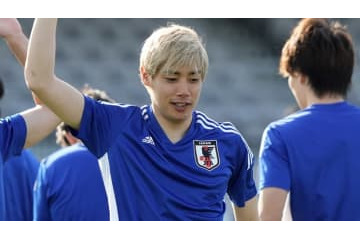 大エース伊東純也、決戦目前も気負いゼロ！「ちょっと眠い」 画像