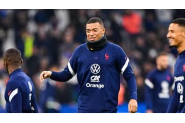 エムバペは味方も容赦なし！フランス代表の練習ゴールがえげつない 画像