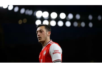 「エジルは全員と問題があった」 元アーセナル選手が明かす 画像