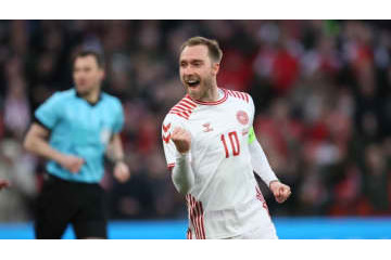 心停止から完全復活だ！エリクセン、デンマーク代表での「鬼ミドル」がこれ 画像