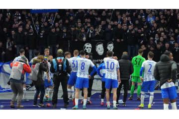 「脱げよ」 原口元気らのゴールで屈辱惨敗のヘルタ…ウルトラスが選手に激怒 画像