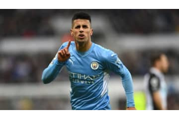 交通事故で最愛の母を亡くし、18歳で引退しかけた…カンセロの秘話が泣ける 画像