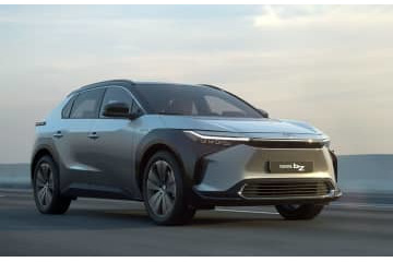 トヨタ新型EV、5月発売 画像
