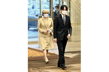 秋篠宮ご夫妻、奈良・橿原に到着 画像