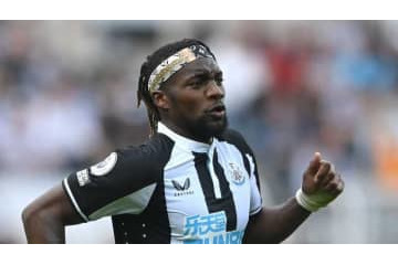 ニューカッスルの天才サン=マクシマン、ファンキーなバンダナが禁止される 画像