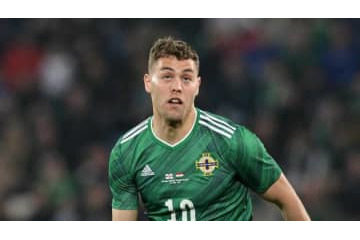 「スライディングが超ロングシュートに…」ボルトンFWのゴールがすごい 画像