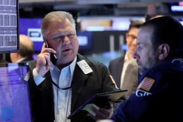 NY株、一時500ドル超安 画像