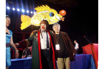 笑い広げてウクライナ支援 画像